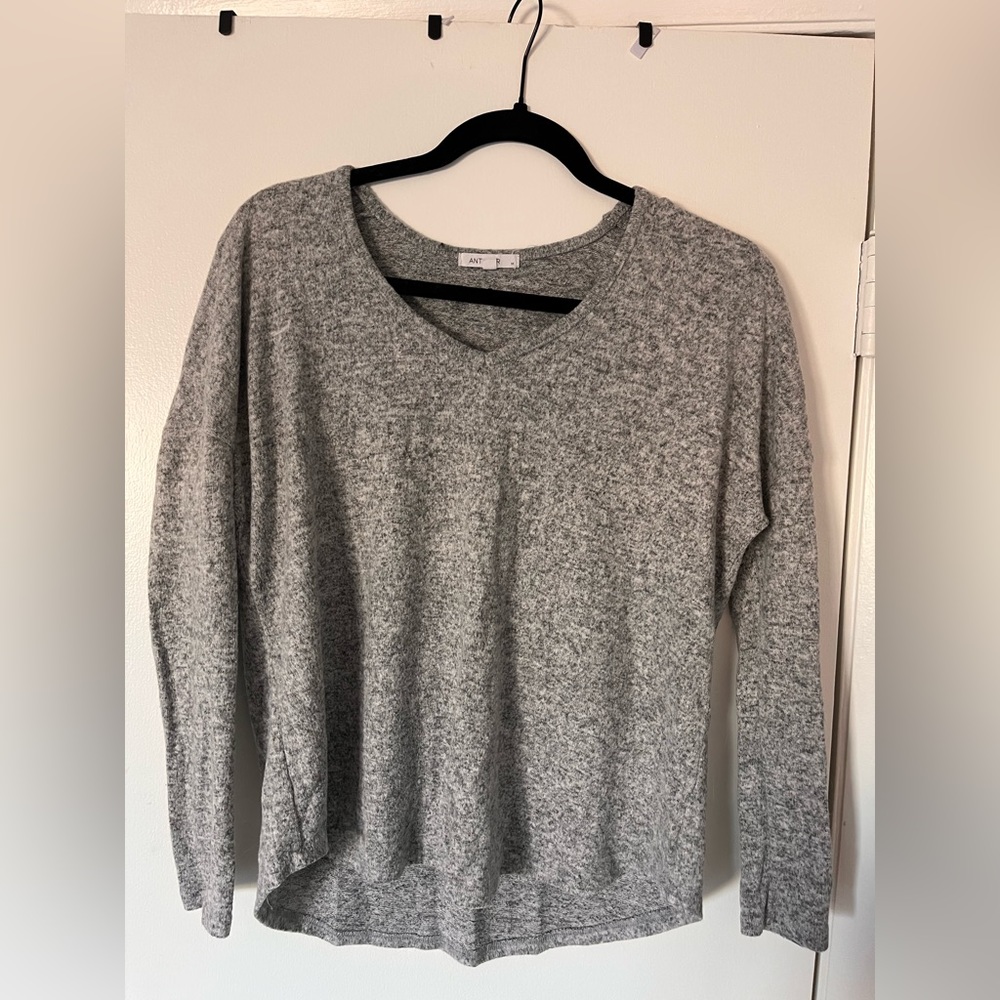 Cozy V-Neck Grey Crew Sweater - Medium